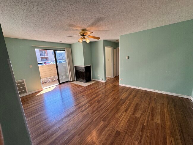 Foto del edificio - 1925 N Hicks Rd