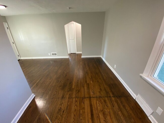 Building Photo - Fully Remodeled 3 Bed House!