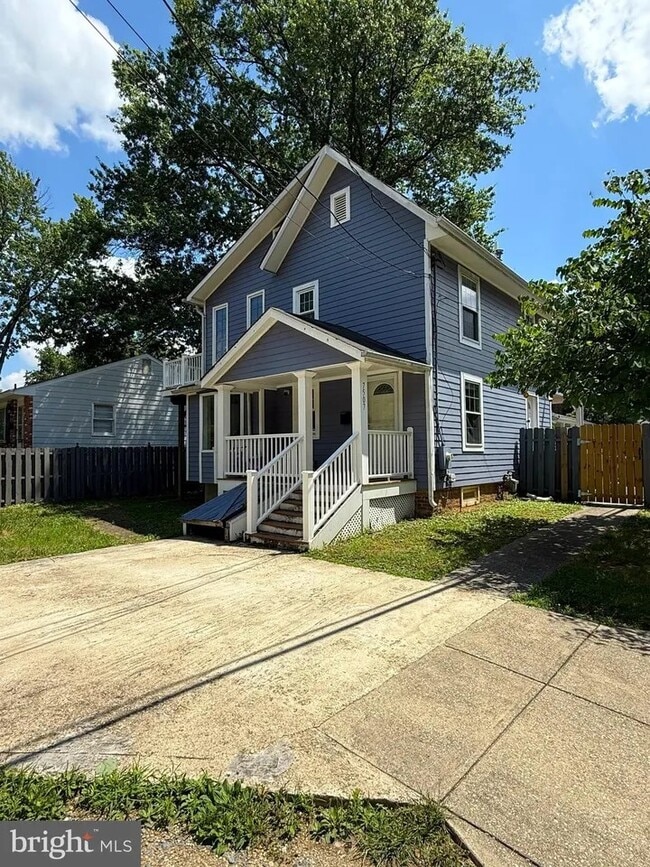 Building Photo - 7507 Dartmouth Ave