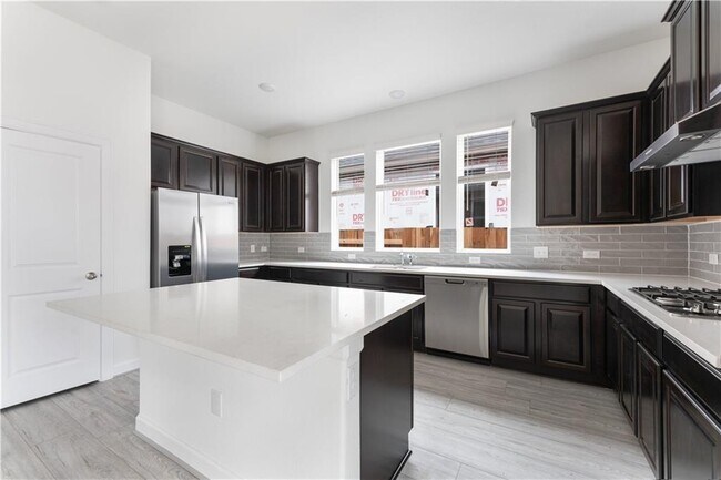 Building Photo - 145 Sabino Dr