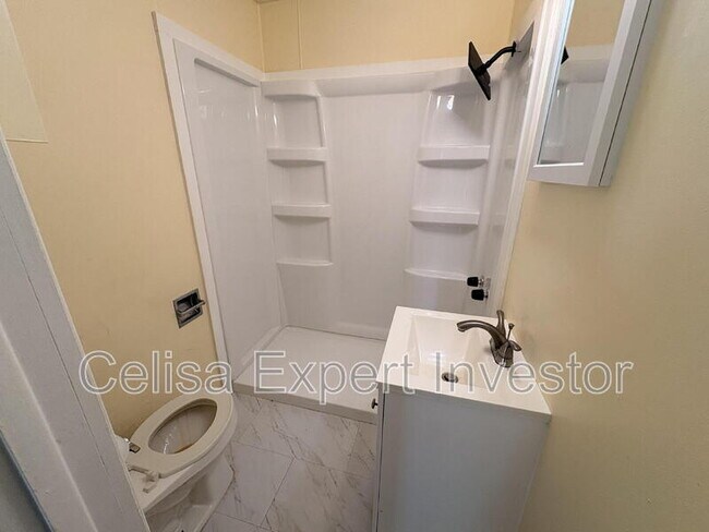Foto del edificio - 6418 Huguenard Rd