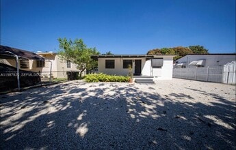 Building Photo - 217 E 48th St