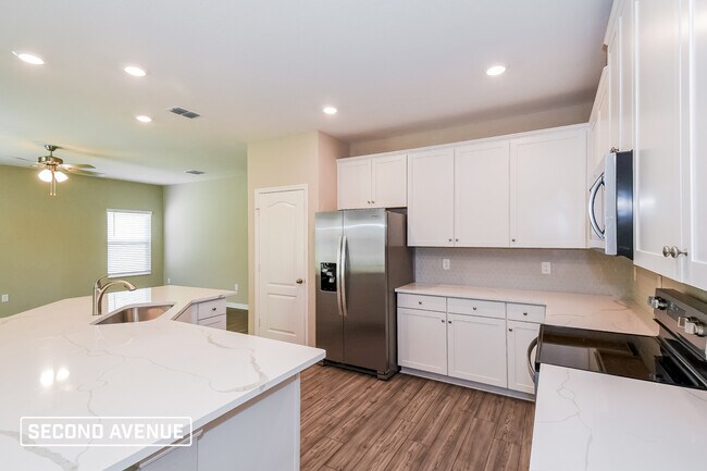 Foto del edificio - 478 Falcon Ridge Rd