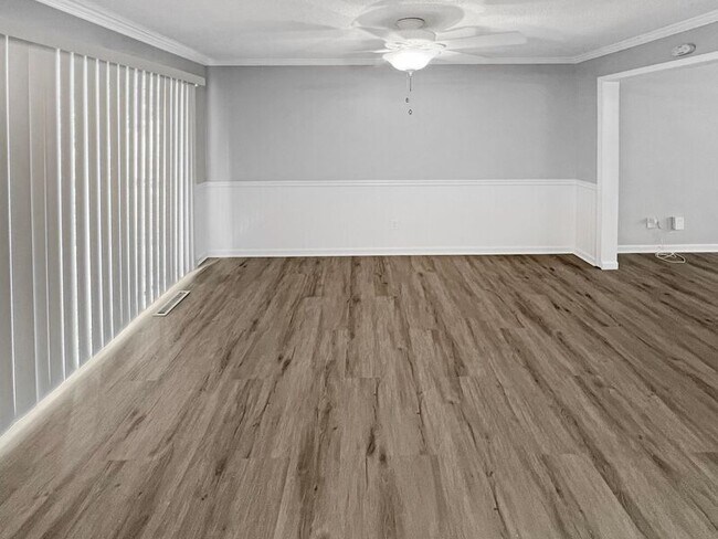 Foto del edificio - 13026 S Cottonwood Dr