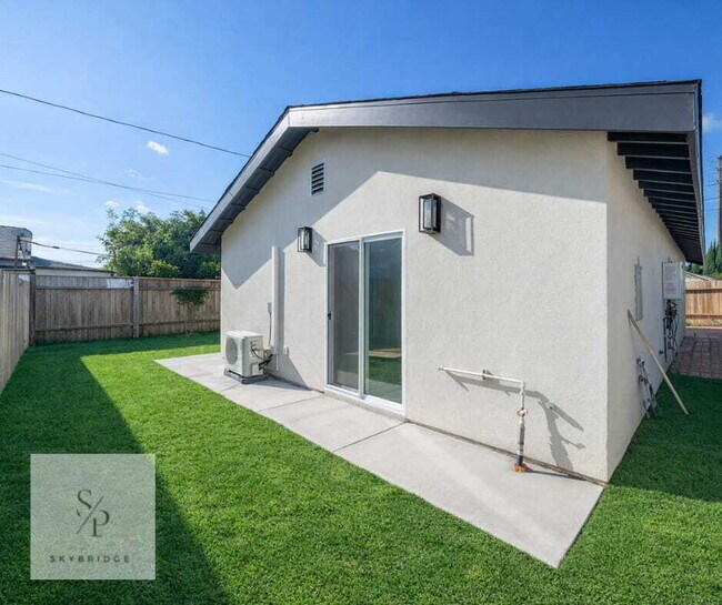 Foto del edificio - "Charming 3-Bed, 2-Bath Retreat in Chino – Your Cozy 980 Sq Ft Sanctuary Awaits! (ADU in Back)"