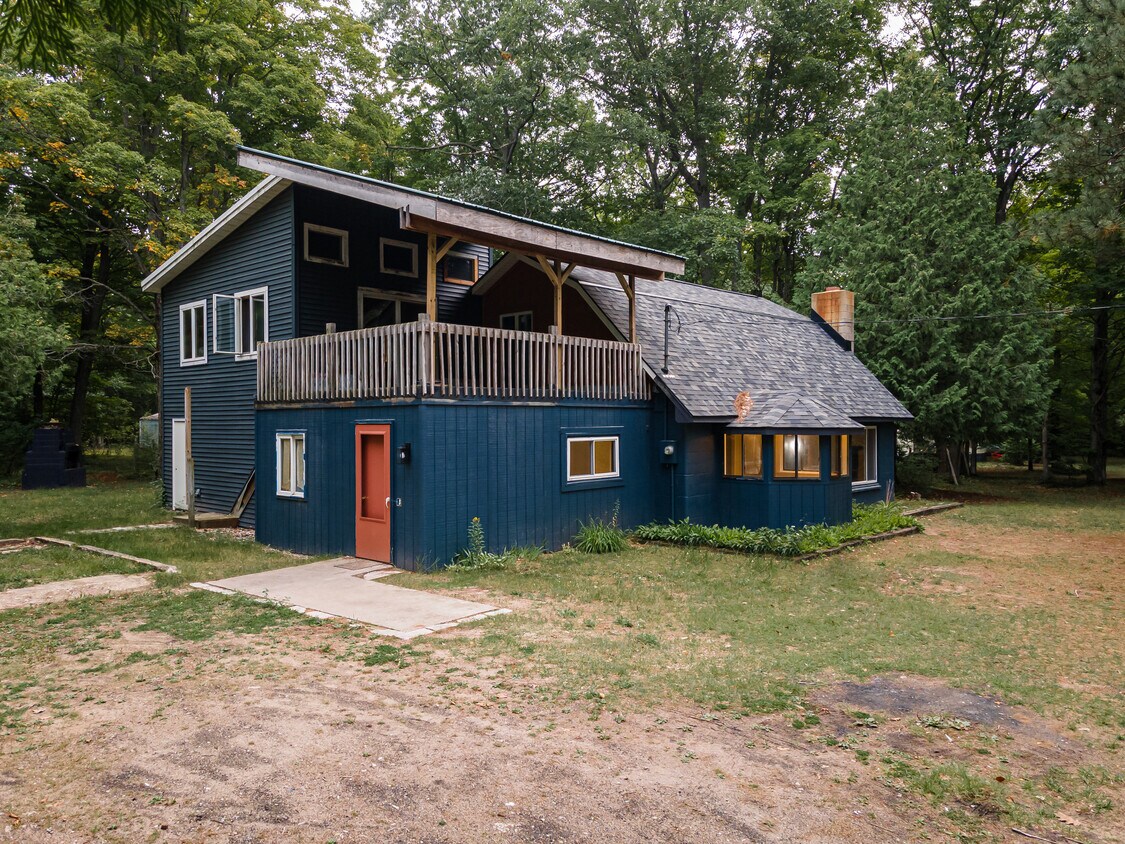 10944 N Mackinaw Hwy, Carp Lake, MI 49718 House Rental in Carp Lake