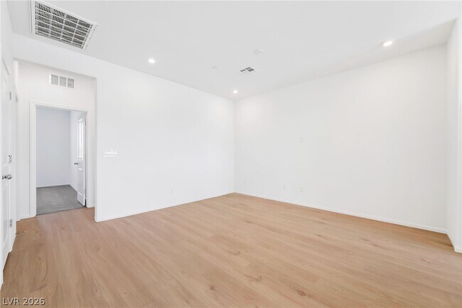 Foto del edificio - 351 Cymbal Pl