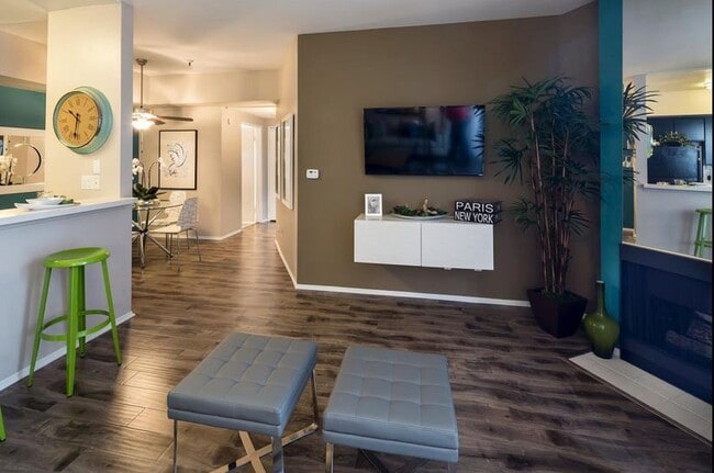 Building Photo - Fuller-Martel Apartments
