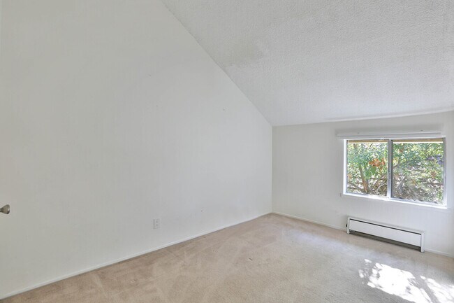 Building Photo - 4047 Truckee Ct