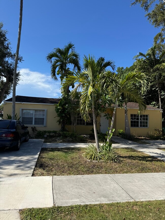 Foto del edificio - 1767 NW 93rd St