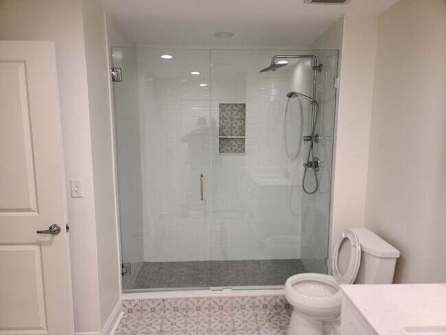 Foto del edificio - Gorgeous 1 bedroom, 1 bathroom condo in Mo...