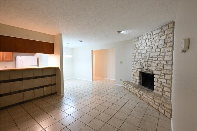 Building Photo - 802 Sirocco Dr