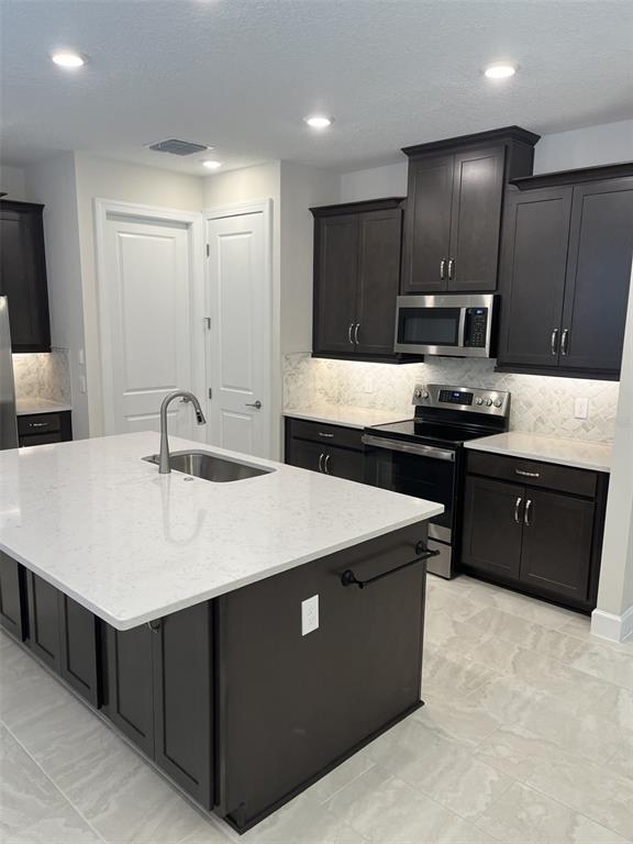 Building Photo - 906 Umbria Dr