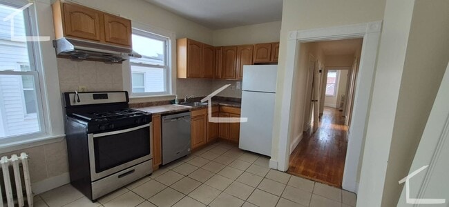 Photo - Great value! 4-bed, 1-bath in Brighton; No Broker Fee! Apartment