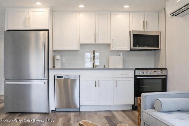 Foto del edificio - 18 Rock City Rd