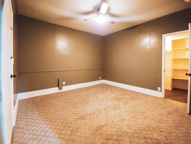 Foto del edificio - 3512 Dodge St