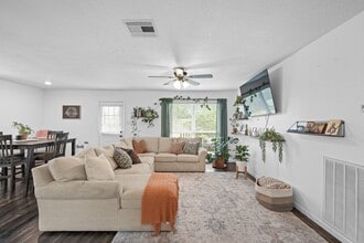 Building Photo - 2523 Heritage Colony Dr