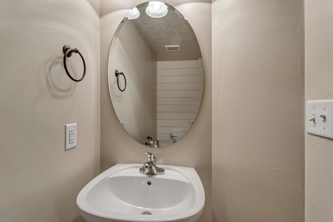 Foto del edificio - 423 S Spanish Trails Blvd