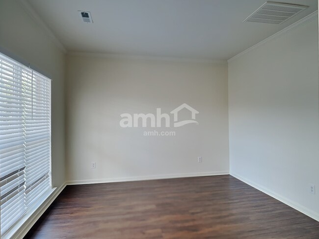 Building Photo - 415 Caperton Way
