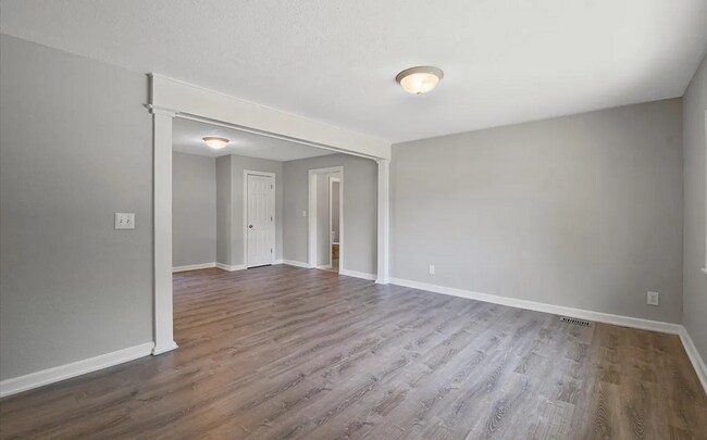 Foto del edificio - 4 bedroom 2 bathroom located in Champaign-...
