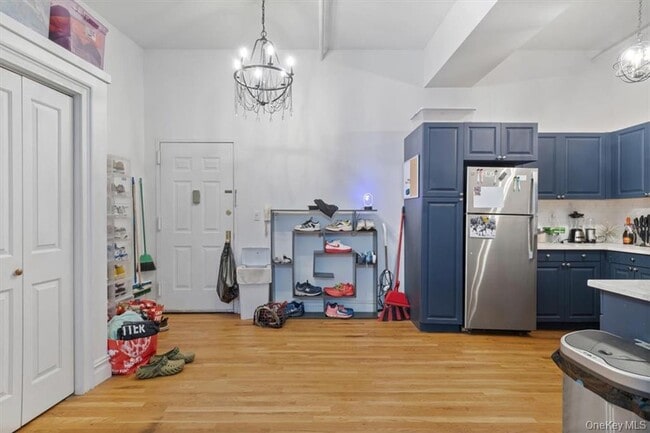 Building Photo - 25 N Broadway