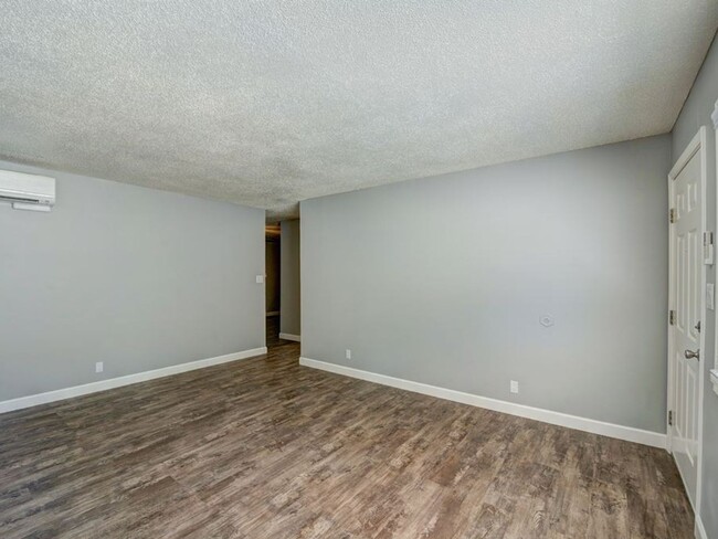 Foto del edificio - Juniper Garden Apartments