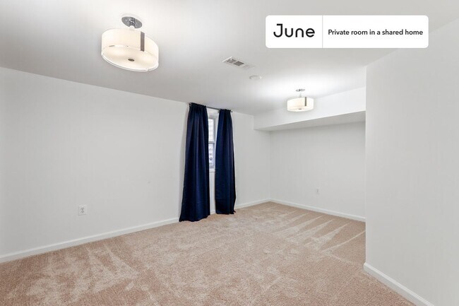 Foto del edificio - Room in Shared 5 bed/2 bath home