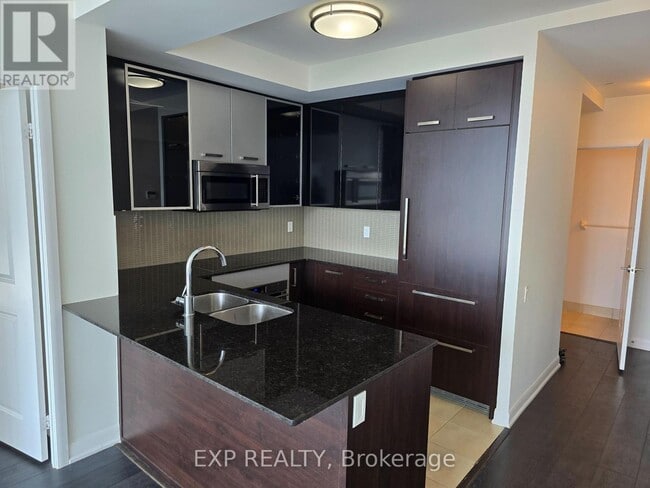 Photo du bâtiment - 5168-5168 Yonge St