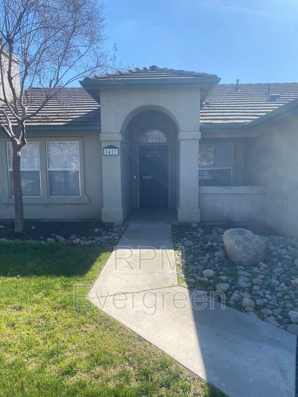 2427 W Wall Ct, Porterville, CA 93257 House Rental in Porterville, CA