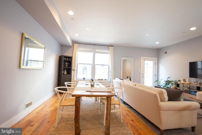 Foto del edificio - 738 N 19th St