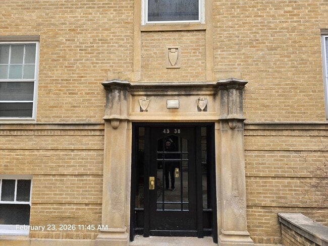 Foto del edificio - 4538 N Wolcott Ave