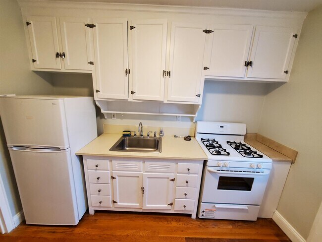 Building Photo - 16 Ware St