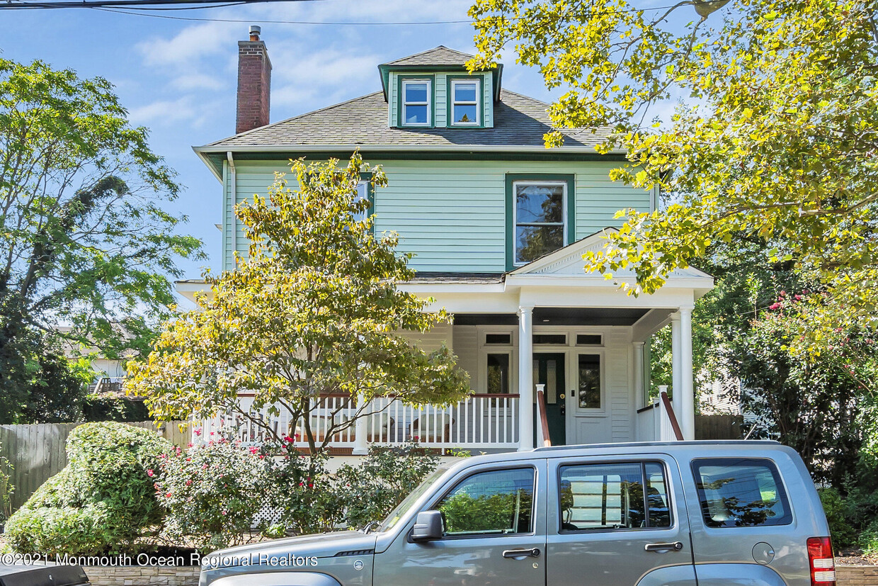 Primary Photo - 932 Monroe Ave