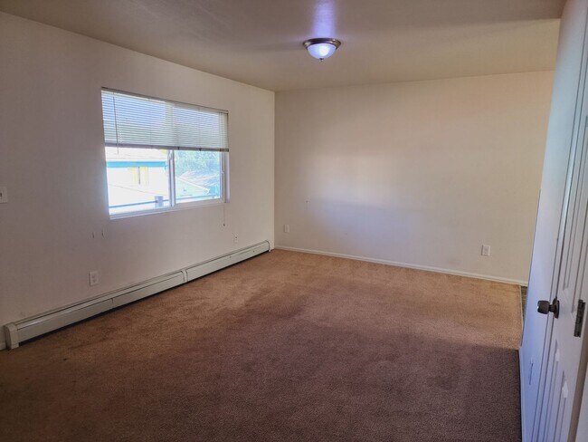 Foto del edificio - Cute 2 bedroom unit on University Dr.