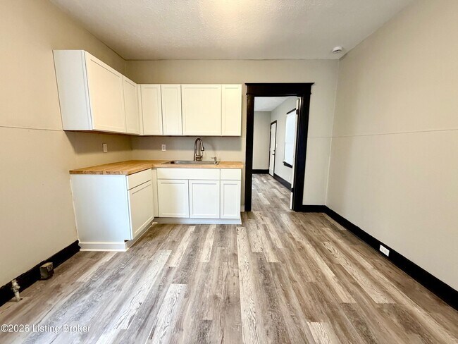 Foto del edificio - 1545 Catalpa St