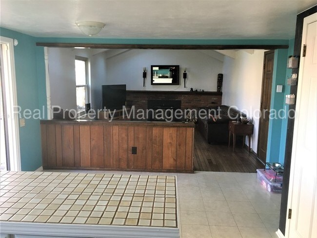 Building Photo - Gorgeous Home in Dam West