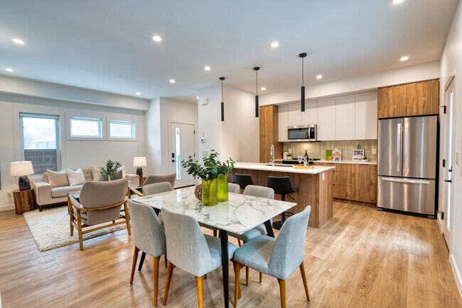 Building Photo - Move-In Special! Modern 3-Bedroom  | Pet Friendly for Rent in Richmond – Great Location
