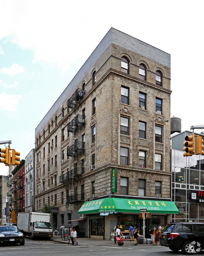 Foto principal - 289 Grand St