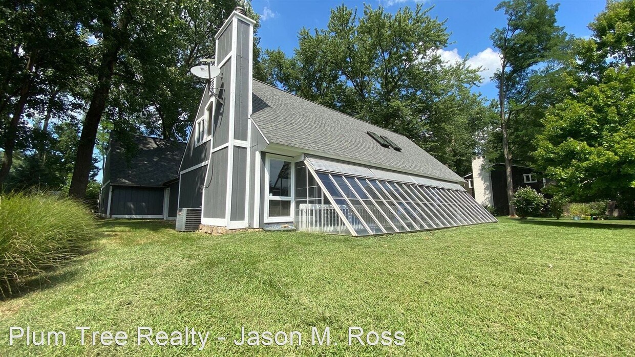 Primary Photo - 3 br, 2.5 bath House - 2032 Greenpine Drive