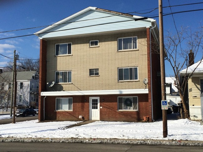 Building Photo - 2040 Ross Ave