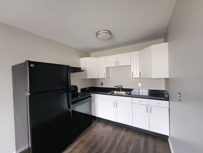 Foto del edificio - Sunrise Lincoln Apartments