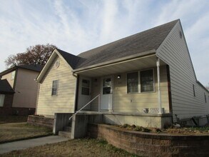Building Photo - 928-928 Osage St