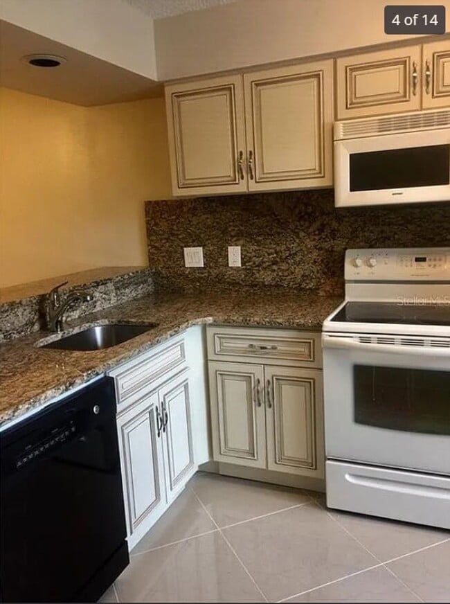 Foto del edificio - 4739 Myrtle Oak Dr