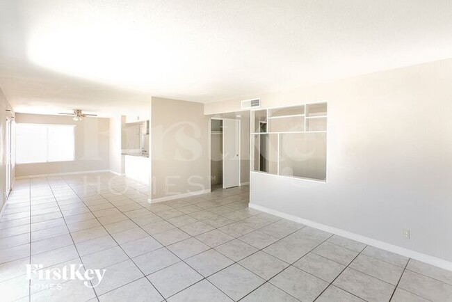 Foto del edificio - 3101 W Clinton St