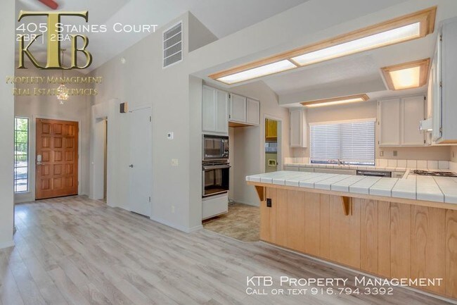Foto del edificio - Very nice 2 bedroom w/den in gate community