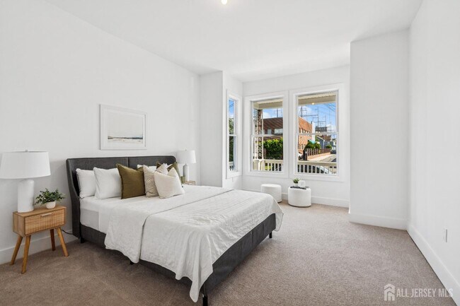 Foto del edificio - 318 Seaman St