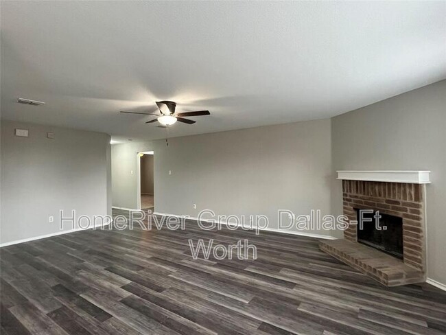 Foto del edificio - 3003 Meadow Bluff Dr