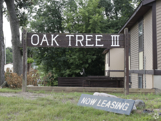 Foto del edificio - Oak Tree III