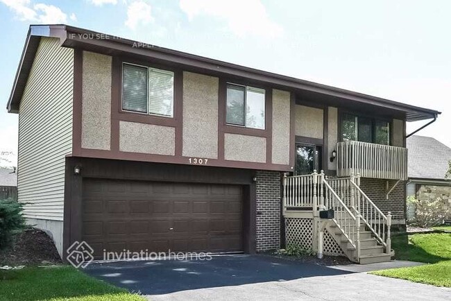 Building Photo - 1307 Foxcroft Dr