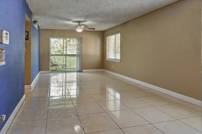 Foto del edificio - 720 NW 91st Terrace